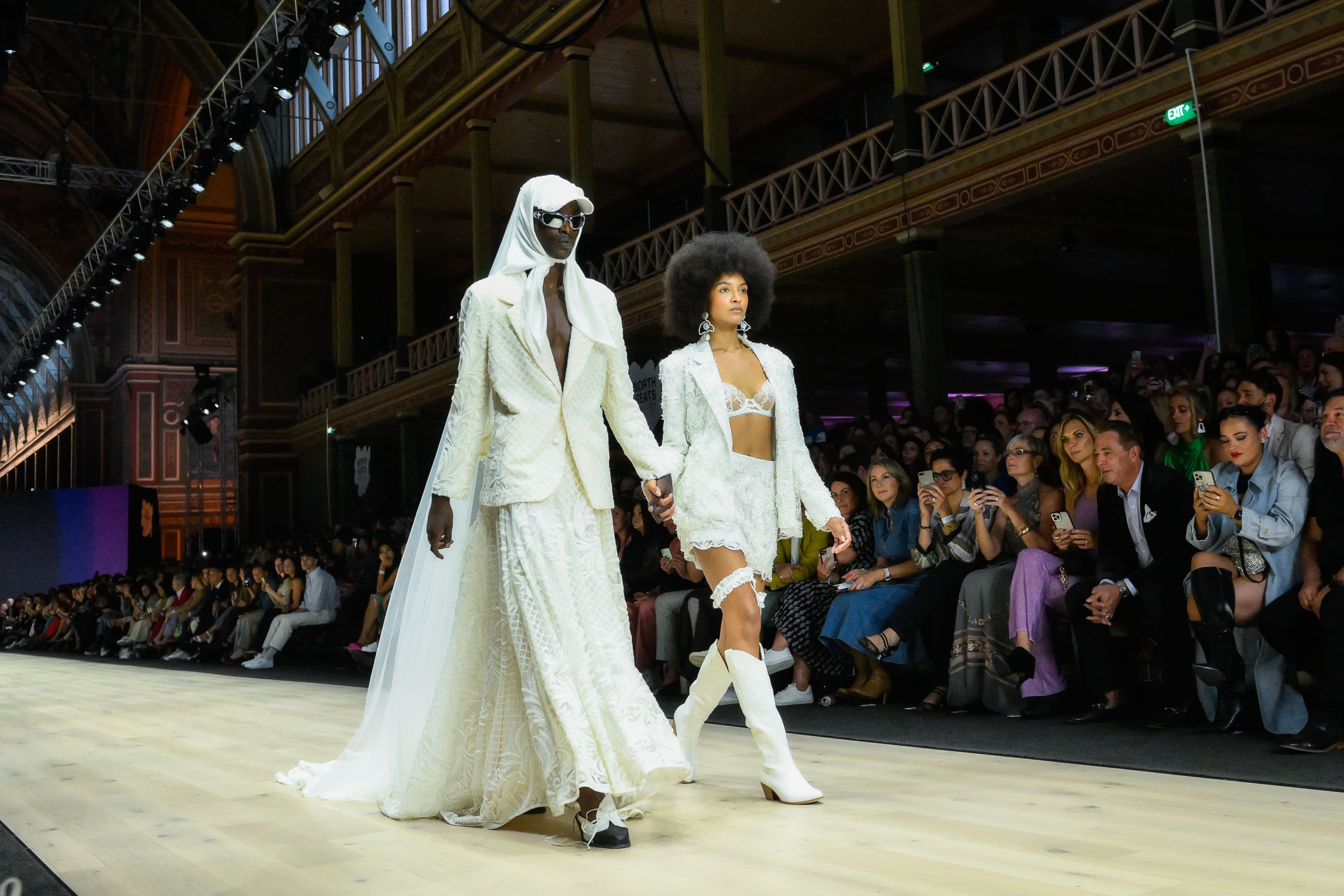 Suits Runway 2mb-309